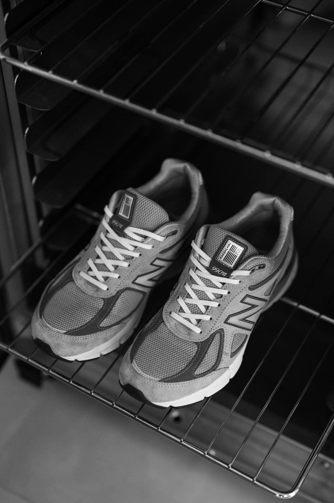 New Balance 990v4
